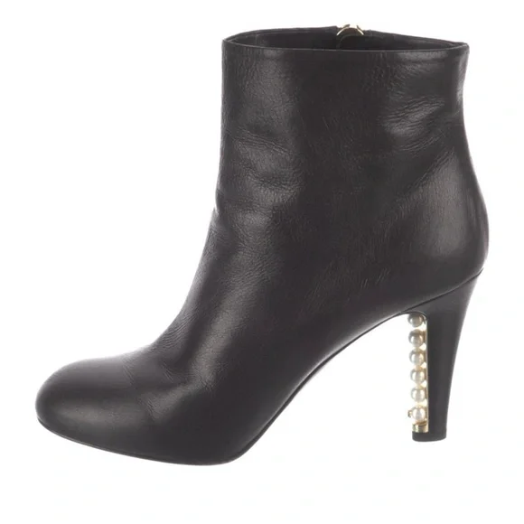 Chanel black leather faux pearls ankle boots - Picture 1 of 14